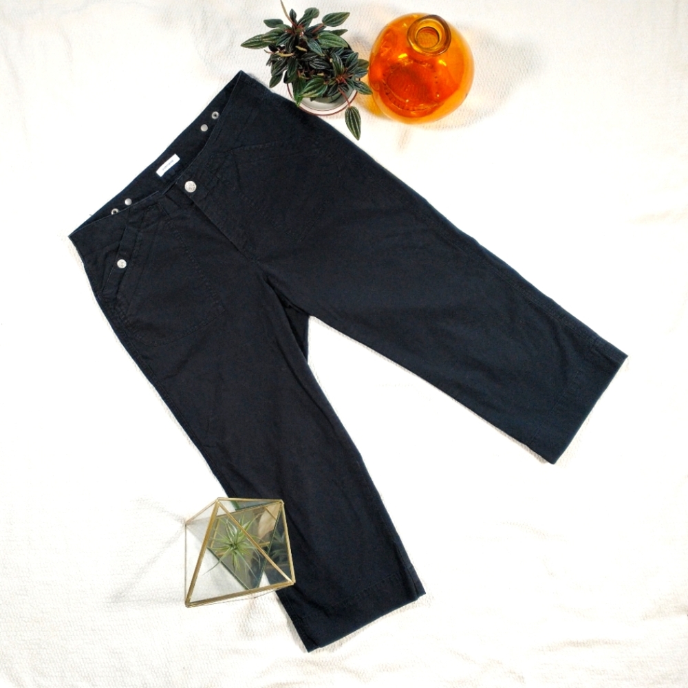 Dockers Women's Favorite Fit Lowrise Stretch Cotton Capri Pant in Black Size 8